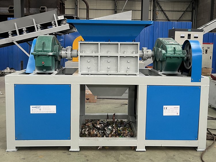 Double axis shredder19